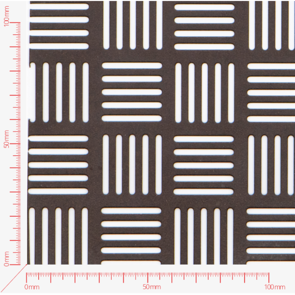 Děrovaný plech; děr. oválné  do kostky 5x5 otvorů; otvor 2,4x25mm; rozteč 5,5mm